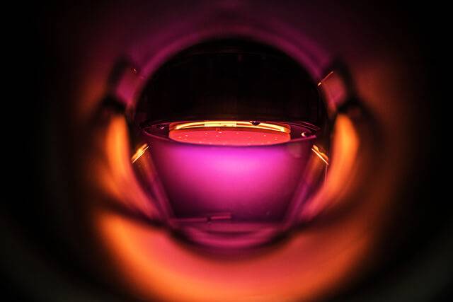 Purple argon plasma from a rectangular sputter cathode